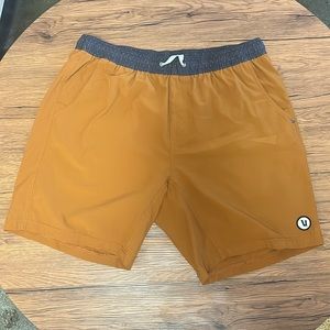 Vuori Kore Shorts Lined, Size XL